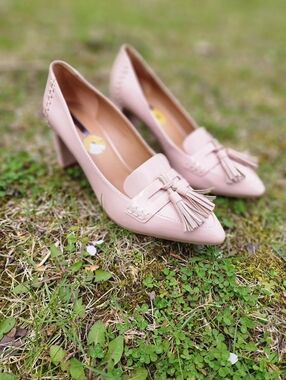 Size 8 - 🆕️ Tahari Women's Light Pink Heels